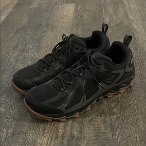 Columbia Grove Heights Low OutDry Hiking Shoes